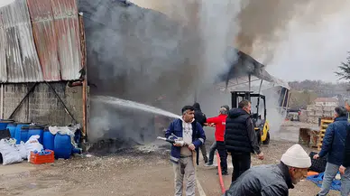 Bolu Mengen’de İnşaat Deposunda Çıkan Yangın Kontrol Altına Alındı