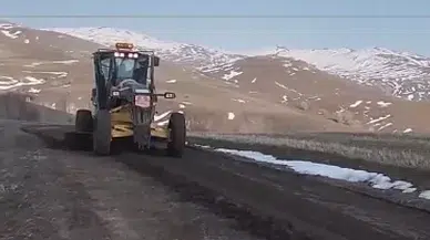 Gemerek Yollarında Düzenleme Çalışmalarını Sürdürüyor