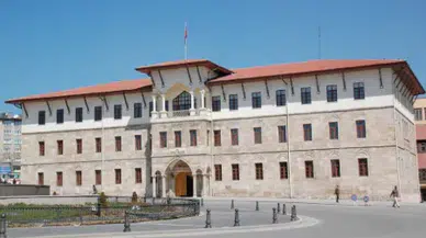 Vali Yılmaz Şimşek’ten İstiklal Marşı’nın Kabulünün 105. Yılı Mesajı