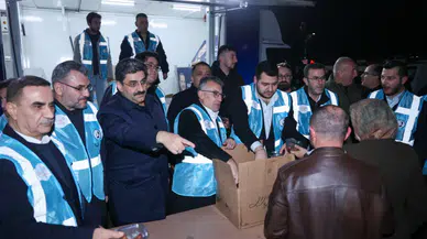 Sivas AK Parti Teşkilatı Teravih Namazı Sonrası Lokma Dağıttı