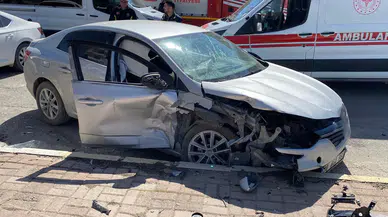 Elazığ’da İki Otomobil Çarpıştı: 6 Kişi Yaralandı