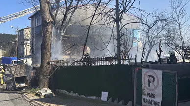 Hurdalıkta Başladı, Binaya Sıçradı: Ümraniye’de Yangın
