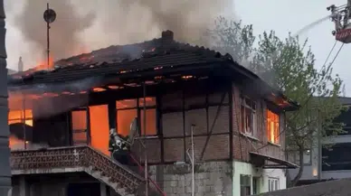 Düzce’de Ev Yangını: İki Katlı Binanın Üst Katı Küle Döndü