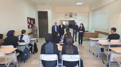Hafik Kaymakamı Funda Hamza Çaldağı’ndan Şehit Adem Çelik Anadolu Lisesi’ne Ziyaret