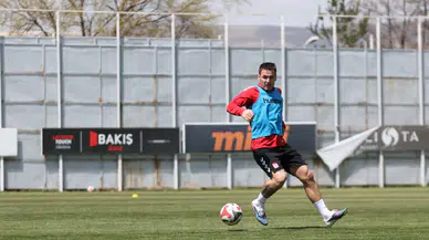 Sivasspor’a Manaj Müjdesi! Yıldız İsim Antrenmana Çıktı