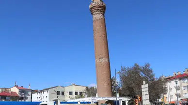Sivas'ın 8 asırlık eğri minaresi restorasyona alındı