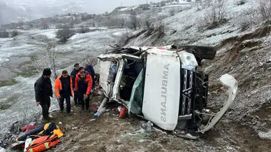 Artvin'de ambulans uçuruma devrildi! Ölü ve yaralılar var