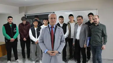 Sivaslı Eski Polisten Örnek Kariyer Değişimi: 18 Yıl Sonra Öğretmenlik Hayaline Kavuştu