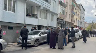 65 yaşındaki kadın evinde boğazı kesilerek öldürüldü