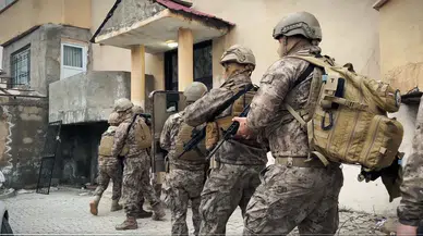 Hakkari’de Kaçakçılık Operasyonu: 7 Şüpheli Gözaltına Alındı