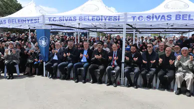 Sivas’tan 312 Hacı Adayı Dualarla Kutsal Topraklara Uğurlandı