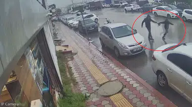 Para Dolu Çantasını Kurtardı! Kapkaççı Zor Kurtuldu