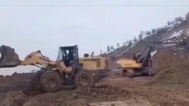 Refik Köyü’nde Heyelan Sonrası Yol Çalışmaları Sürüyor