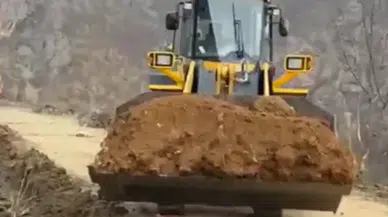 Sivas’ta Heyelan Sonrası Yol Yeniden Ulaşıma Açıldı