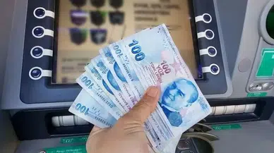 Güvenlik Görevlisi Yaşlı Kadını Dolandırılmaktan Son Anda Kurtardı