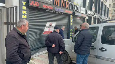 Çorlu’da Fren Yerine Gaza Bastı: Otomobil Dikiş Makinesi Dükkanına Girdi