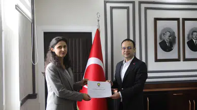Gölova Kaymakamı, Kütüphane Haftası’nda Başarılı Öğrencileri Ödüllendirdi