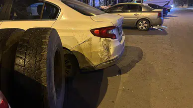 Seyir Halindeki Kamyonun Tekeri Koptu: Araçlara Çarptı!