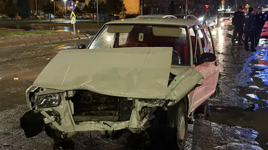 Otomobil Kağıt Gibi Ezildi: Araç Tanınmaz Hale Geldi!