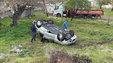 16 Yaşındaki Çocuğun Kaçırdığı Araç Şarampole Yuvarlandı