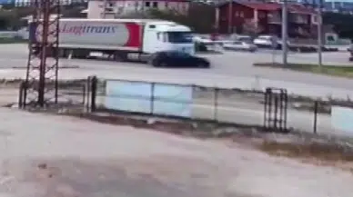 Korkunç Kaza: Tır Otomobili Önüne Katıp Metrelerce Sürükledi