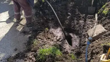Sivas Suşehri Cevizli Köyü’nde Kanalizasyon Hattı Arızasına Müdahale Çalışmaları Sürüyor