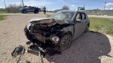Kastamonu Taşköprü’de Feci Kaza: İki Otomobil Çarpıştı, 3 Yaralı