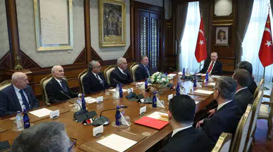 Cumhurbaşkanı Erdoğan, Türk Demokrasi Vakfı Heyetini Beştepe’de Kabul Etti
