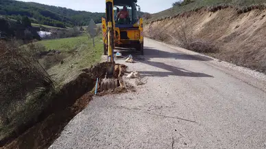 Yıldızeli Davulalan Köyü Yolunda Toprak Kayması Giderildi