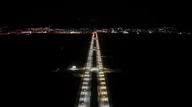 Sivas’taki Bu Bulvar Gece Parlıyor: Las Vegas’a Benzetildi
