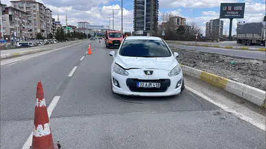 Sivas’ta Yolun Karşısına Geçen 10 Yaşındaki Kıza Otomobil Çarptı: Hayati Tehlikesi Bulunuyor