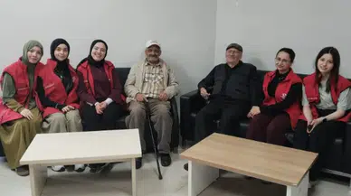 Sivas’ta Gençlerden Büyüklerimize Sağlık ve Dayanışma Ziyareti