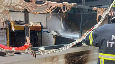 Jeneratörden Çıkan Kıvılcımlar Kamyoneti Alevlere Teslim Etti