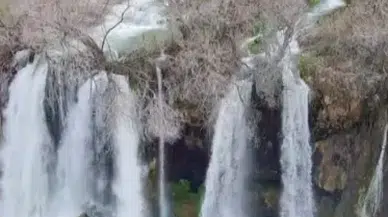 Sivas’ın Doğal Harikası: Gemerek’teki Sızır Şelalesi Baharla Birlikte Coştu