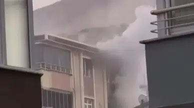 Alevler Kısa Sürede Daireyi Sardı, Mahalleli Panik Yaşadı