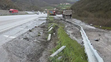 Kavak’ta Yağış Kazası: Tır Bariyerleri Aşıp Savruldu