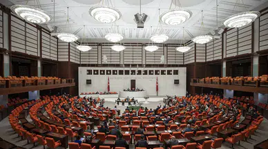 Milyonları ilgilendiren düzenleme Meclis'te! Yıllık izin süreleri uzuyor