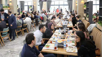 Sivas’ta Eczacılık Günü Kutlandı: Eczacılar Bir Araya Geldi