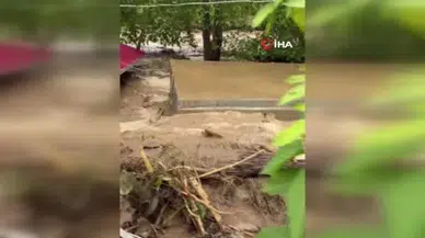 Hatay Dörtyol'da Aşırı Yağış Sel Getirdi: Evleri Su Altında Bıraktı