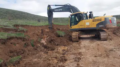 Şarkışla Kırsalında Toprak Kaymasına Hızlı Müdahale