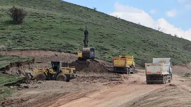 Sivas İl Özel İdaresi’nden Şarkışla’da Yol Çalışması