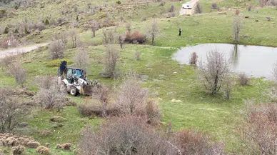 Gölova’da Yağışların Ardından Köy Yollarında Onarım Çalışmaları Sürüyor