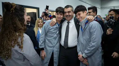 Eğitimde dikkat çeken gelişme bu yıl her 100 öğrenciden 43'ü... Yusuf Tekin açıkladı