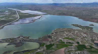 Sivas’ta Yağışlarla Canlanan Tödürge Gölü Taşarak Çevresini Yeşile Bürüdü