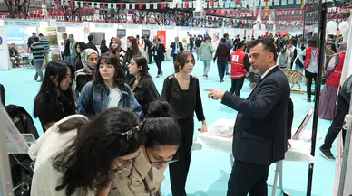 İpekyolu Kariyer Fuarı’nda Basın İlan Kurumu Standına Öğrencilerden Yoğun İlgi