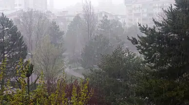 Sivas’ta sağanak hayatı felç etti, caddeler suyla doldu