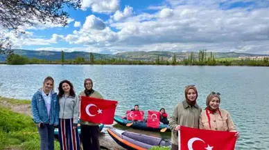 Serpincik Göleti’nde 19 Mayıs Coşkusu: Gençlerden Bayraklı Kano Gösterisi