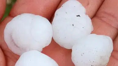 Siverek’te Korkutan Dolu Yağışı Kameralara Yansıdı