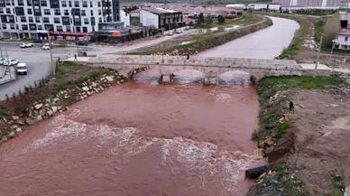 Sivas’ta Yağışlarla Canlanan Fadlum Deresi Kızıl Rengiyle Yeniden Akmaya Başladı