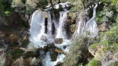 Sızır Şelalesi Baharla Coştu, Ahşap Köprü Suyun Şiddetine Dayanamadı